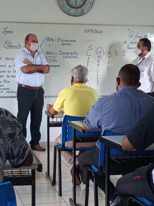 Foto 2 de 20 — Associação consegue parceria e leva curso profissionalizante para moradores do bairro